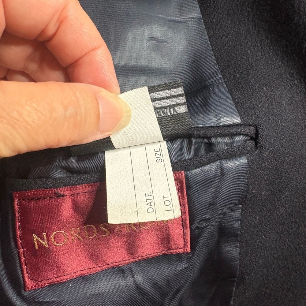 EUC Burberrys Navy Blazer. Size M (See Measurements) - Picture 6 of 8